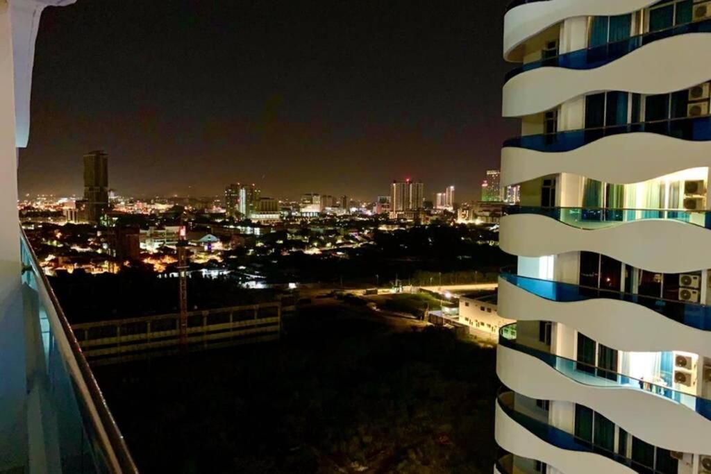 Apartment The Wave - Kota Laksamana -- Pool View -- 6 Pax *
